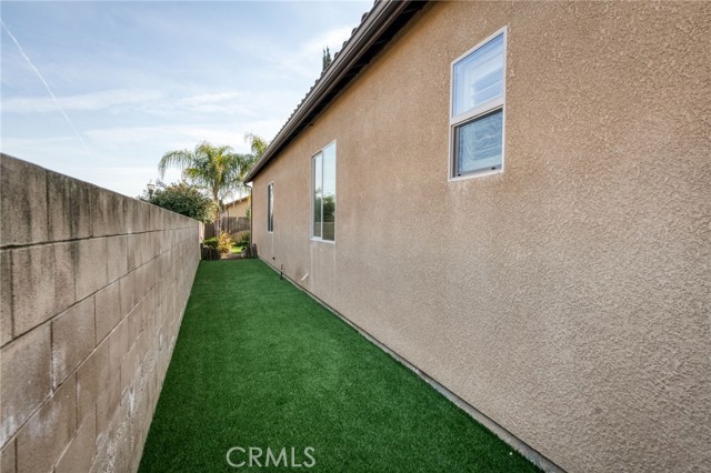 Detail Gallery Image 41 of 44 For 1563 E via Mirasol, Fresno,  CA 93730 - 4 Beds | 3 Baths