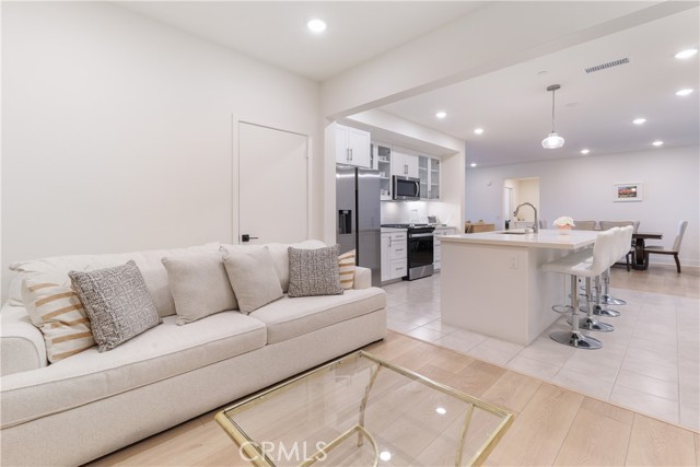 16235 Dawn Way, Tustin CA: https://media.crmls.org/medias/6f3d44f4-438a-4b4f-b11d-f61e97a24e71.jpg