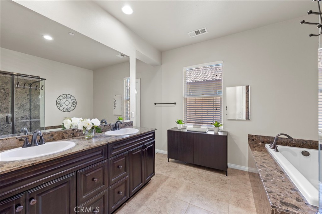 MLS #OC25226255 image #18