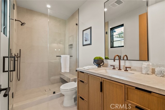Detail Gallery Image 29 of 42 For 4245 Bellaire Ave, Studio City,  CA 91604 - 5 Beds | 5/1 Baths