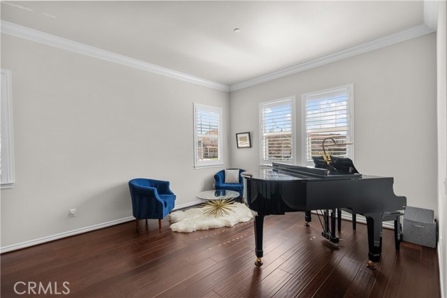 Detail Gallery Image 10 of 71 For 22385 Copper Mountain Ct, Saugus,  CA 91350 - 5 Beds | 5 Baths