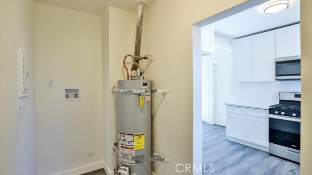 515 S Van Ness Avenue, Santa Ana CA: https://media.crmls.org/medias/6f3f88e0-691d-47fb-86be-7fa3c9f99c61.jpg