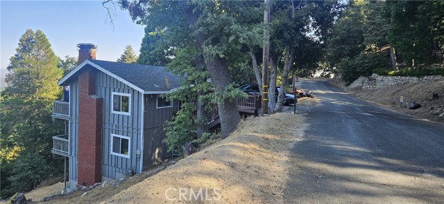 Detail Gallery Image 1 of 21 For 830 Chamois Dr, Crestline,  CA 92325 - 3 Beds | 2/1 Baths