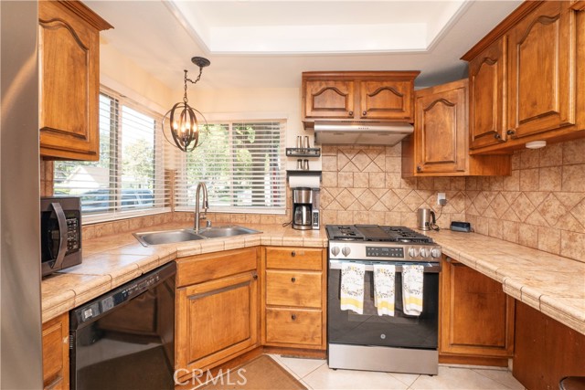 Detail Gallery Image 12 of 39 For 1931 E Yale St, Ontario,  CA 91764 - 3 Beds | 2/1 Baths
