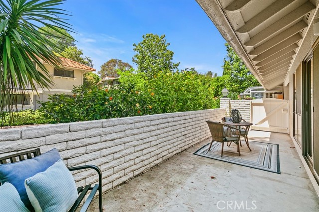 933 Avenida Majorca, Laguna Woods CA: https://media.crmls.org/medias/6f4156fc-ee1d-40fc-a115-bc8d405fb121.jpg