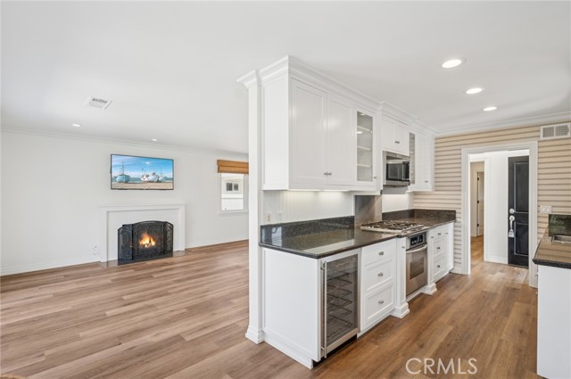 1912 Diana Ln, Newport Beach CA: https://media.crmls.org/medias/6f42026b-89f8-46fa-8823-eed869ce089e.jpg