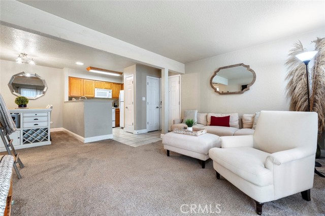 Detail Gallery Image 3 of 33 For 2881 Huntington Bld #137,  Fresno,  CA 93721 - 1 Beds | 1 Baths