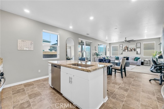 Detail Gallery Image 16 of 49 For 2493 Gunner Ridge Way, Rialto,  CA 92377 - 3 Beds | 2/1 Baths