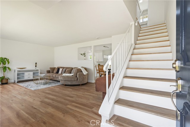 1722 Mitchell Avenue, Tustin CA: https://media.crmls.org/medias/6f437a1e-5745-4aa6-a7d0-dc976f70c589.jpg