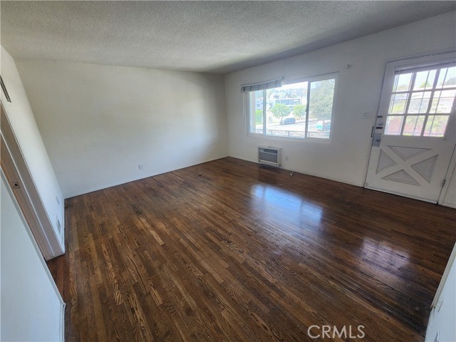 Detail Gallery Image 27 of 28 For 14229 1/2 Moorpark, Sherman Oaks,  CA 91423 - 2 Beds | 1 Baths
