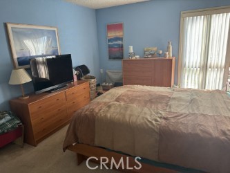 https://media.crmls.org/medias/6f446c28-e4c3-440d-8f70-8fe389c8d724.jpg?preset=X-Large