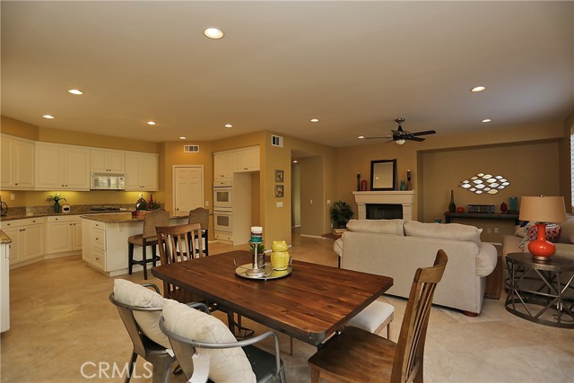 Detail Gallery Image 16 of 38 For 45290 Willowick St, Temecula,  CA 92592 - 4 Beds | 4 Baths