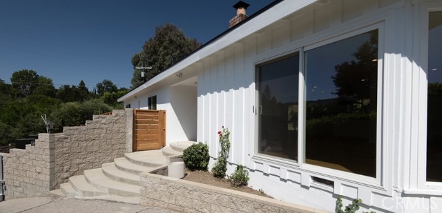 Detail Gallery Image 21 of 28 For 4610 Cerrillos Dr, Woodland Hills,  CA 91364 - 4 Beds | 2 Baths