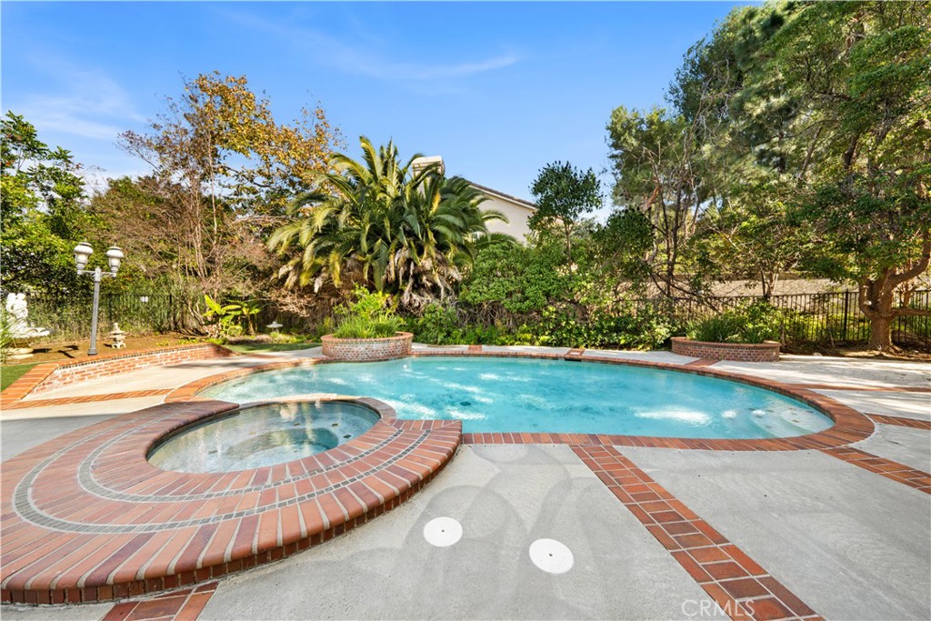 MLS #OC25250292 image #33