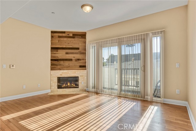 Detail Gallery Image 8 of 19 For 12916 Moorpark St #104,  Studio City,  CA 91406 - 2 Beds | 2 Baths