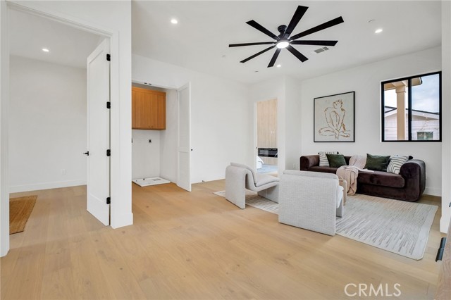 2307 Huntington Ln, Redondo Beach, California 90278, 4 Bedrooms Bedrooms, 0 ,2 BathroomsBathrooms,Residential,For Sale,Huntington Ln,0,SB26132078