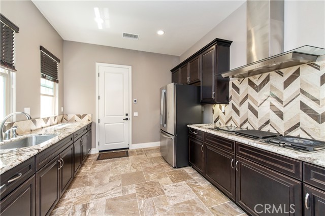 Detail Gallery Image 18 of 57 For 56 Dunmore, Irvine,  CA 92620 - 5 Beds | 5/1 Baths