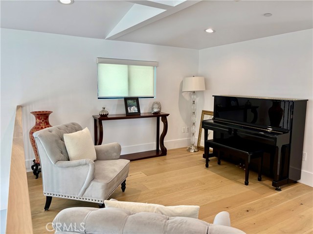 Detail Gallery Image 20 of 43 For 2621 Gates Ave #B,  Redondo Beach,  CA 90278 - 4 Beds | 3 Baths