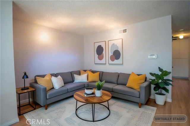 Detail Gallery Image 3 of 38 For 31095 Camino Verde, Temecula,  CA 92591 - 3 Beds | 1/1 Baths