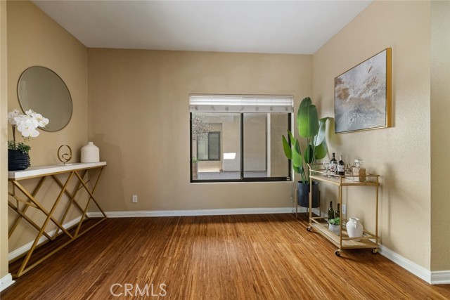 484 S Euclid Avenue, Pasadena CA: https://media.crmls.org/medias/6f4934b8-ccae-4e1a-82fd-1acf3eb9bac7.jpg