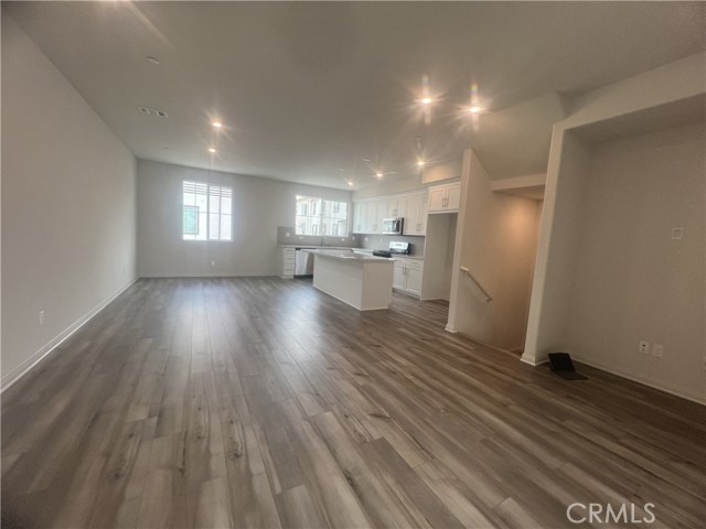 2131 Cumberland, Pomona CA: https://media.crmls.org/medias/6f4a4ca2-8592-4e8f-a20b-cbd9d9f43251.jpg