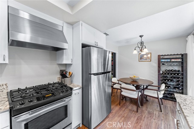 Detail Gallery Image 14 of 29 For 1121 E 1st St, Tustin,  CA 92780 - 2 Beds | 1/1 Baths