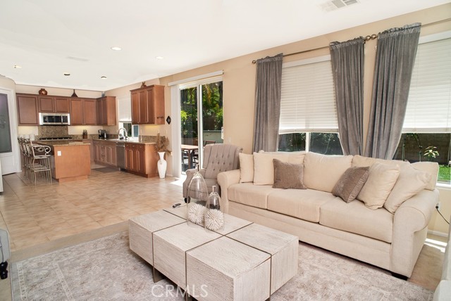 Detail Gallery Image 9 of 24 For 22152 Altair Ln, Valencia,  CA 91390 - 5 Beds | 3/1 Baths