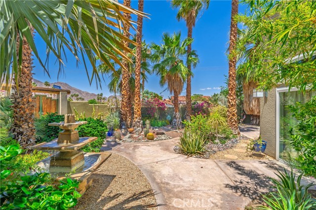 Detail Gallery Image 5 of 41 For 54030 Eisenhower Dr, La Quinta,  CA 92253 - 3 Beds | 2 Baths
