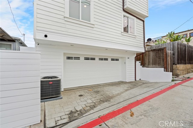 339 28th Street, Hermosa Beach, California 90254, 4 Bedrooms Bedrooms, ,3 BathroomsBathrooms,Residential,Sold,28th,PV22079530