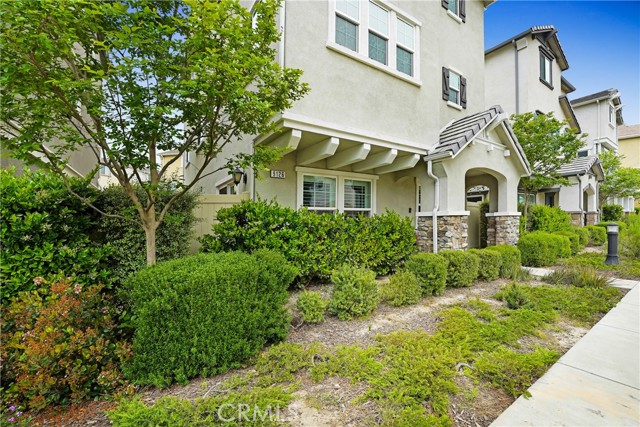 9126 Foster Lane, Chatsworth CA: https://media.crmls.org/medias/6f4c4c2e-e7ae-4a3b-8093-c0f226b7fcd0.jpg