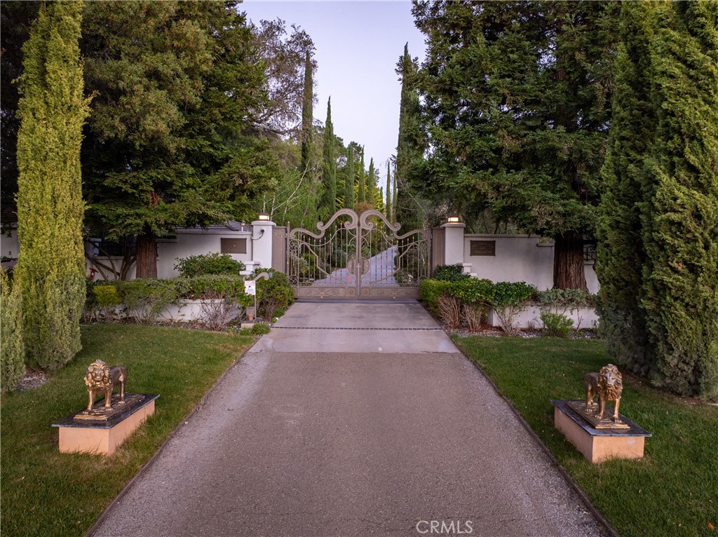 https://media.crmls.org/medias/6f4cb8ac-3541-40b9-ab95-717c16a1eb54.jpg?preset=X-Large