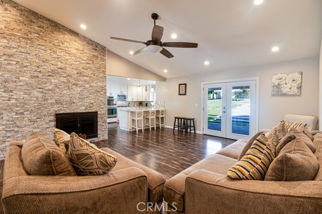 Detail Gallery Image 6 of 30 For 351 W Buffington St, Upland,  CA 91784 - 4 Beds | 3 Baths