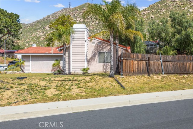 Detail Gallery Image 16 of 17 For 11742 Black Hawk Ln, Moreno Valley,  CA 92557 - 2 Beds | 1 Baths