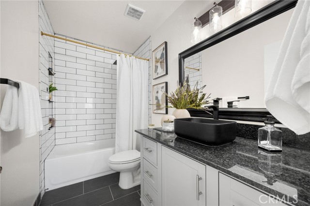 6191 Jacaranda Lane, Yorba Linda CA: https://media.crmls.org/medias/6f4f0f22-9f76-45b4-9a26-7948e3e868cc.jpg