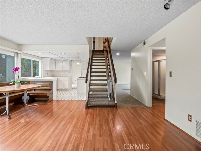 Detail Gallery Image 17 of 55 For 25582 Old Course Way, Valencia,  CA 91355 - 4 Beds | 3 Baths