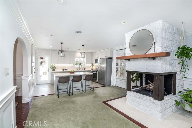 Don't you just want to see this fireplace lit ... it will look stunning at night I am sure!! Lets light a fire, see it roar!!
HA!