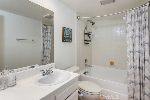 Detail Gallery Image 13 of 16 For 1303 2700 Cahuenga Blvd  East, Los Angeles,  CA 90068 - 1 Beds | 1 Baths