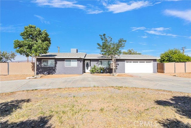 Detail Gallery Image 1 of 1 For 10859 Navajo Rd, Apple Valley,  CA 92308 - 3 Beds | 2 Baths