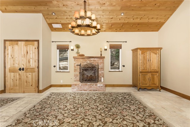 Image 5 of 39 For 1036 Venus Way