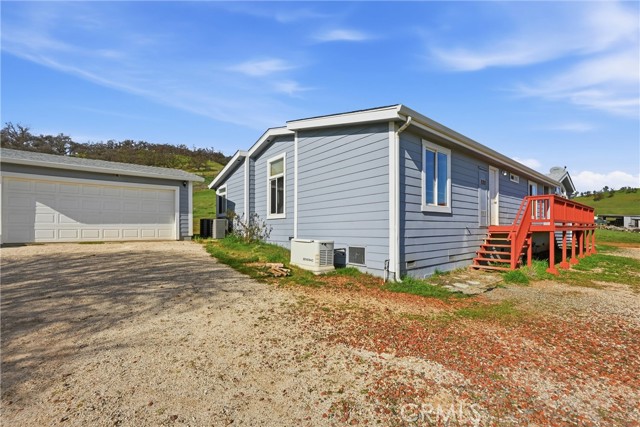 Detail Gallery Image 32 of 44 For 2805 Smith Ln, Clearlake,  CA 95422 - 3 Beds | 2 Baths