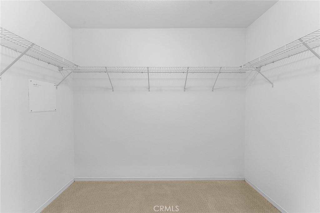 https://media.crmls.org/medias/6f52cf3b-35b0-4f3c-9dea-5fd1e7869558.jpg?preset=X-Large