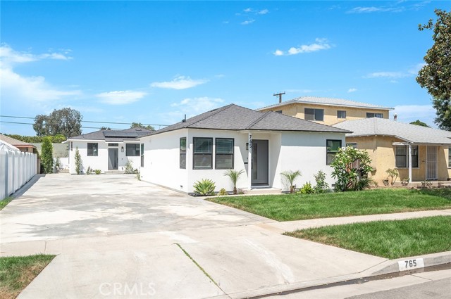 765 E Silva Street, Long Beach CA: https://media.crmls.org/medias/6f536d3b-3195-46fd-915a-a62ed1ac7664.jpg