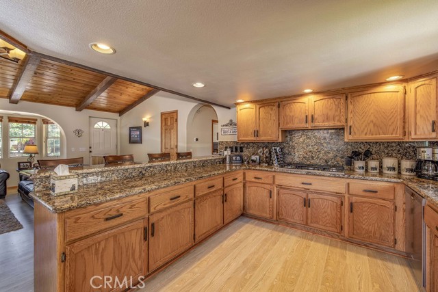Detail Gallery Image 7 of 40 For 41722 Swan Dr, Big Bear Lake,  CA 92315 - 4 Beds | 2 Baths