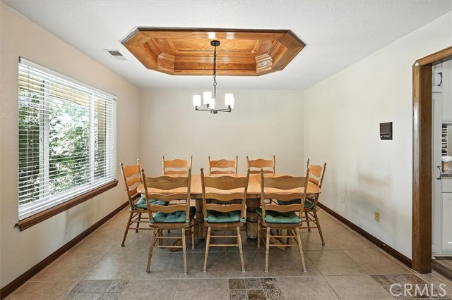 2056 W Avenue O, Palmdale CA: https://media.crmls.org/medias/6f5403f4-140d-42b7-b499-5f13c6dba916.jpg
