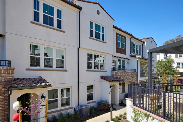 9831 La Serna Drive, Whittier CA: https://media.crmls.org/medias/6f543de6-ac42-4231-886d-30c3bb4d5bae.jpg