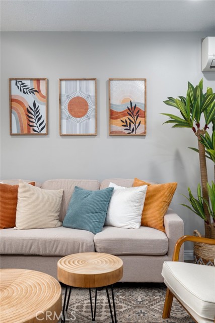 Detail Gallery Image 5 of 28 For 716 N Orange St, Riverside,  CA 92501 - 3 Beds | 2 Baths