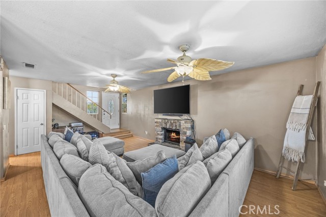 1629 Glenview Drive, Perris CA: https://media.crmls.org/medias/6f54f82b-9836-4e90-946c-6850dd2f8c3d.jpg