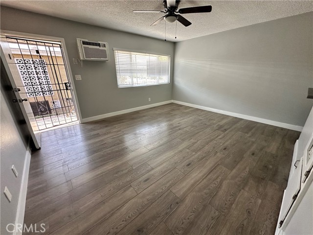 8150 Gardendale Street, Paramount CA: https://media.crmls.org/medias/6f55e61a-b071-4b57-aa94-c039b16837a6.jpg
