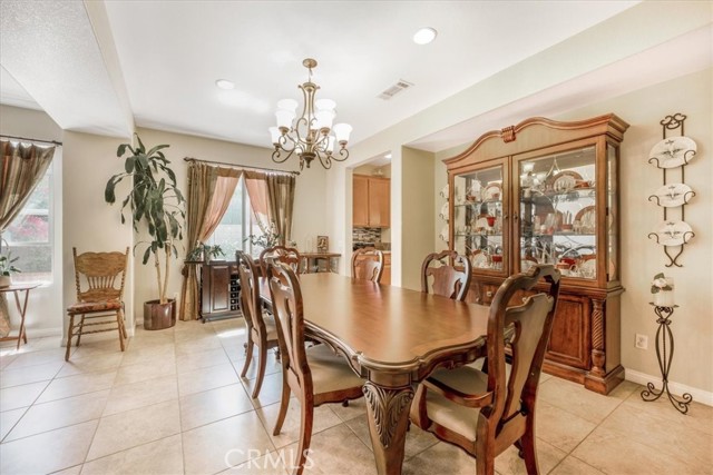 19247 Mountain Shadow Lane, Perris CA: https://media.crmls.org/medias/6f570b52-c245-43cd-b7cb-c017c24ba99c.jpg