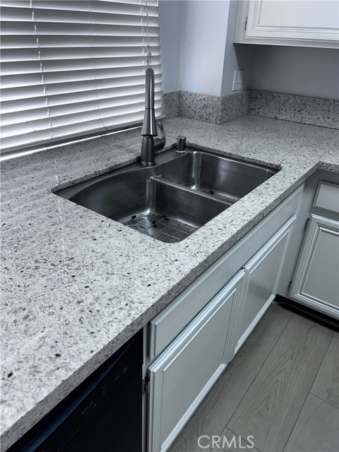3917 Klamath River Drive, Ontario CA: https://media.crmls.org/medias/6f579dd5-9a9d-4408-92a8-1f8295879a63.jpg